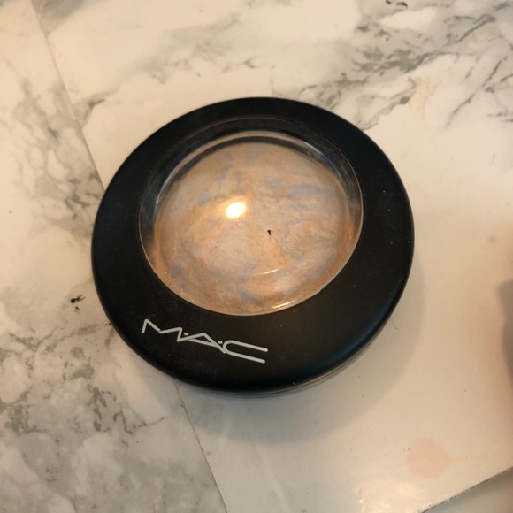 Mac highlight in lightscapade - Picture 3 of 4
